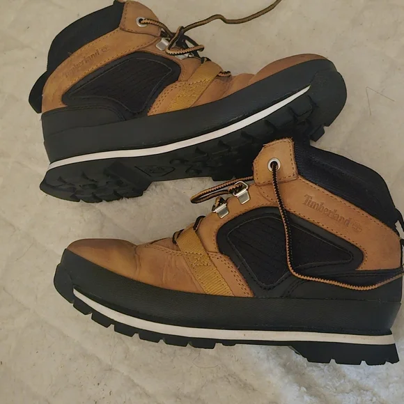 Timberland Kids Brown and Black Boots - Picture 4 of 10